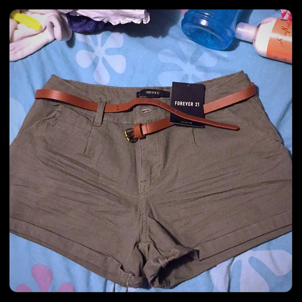 Mid rise  olive shorts